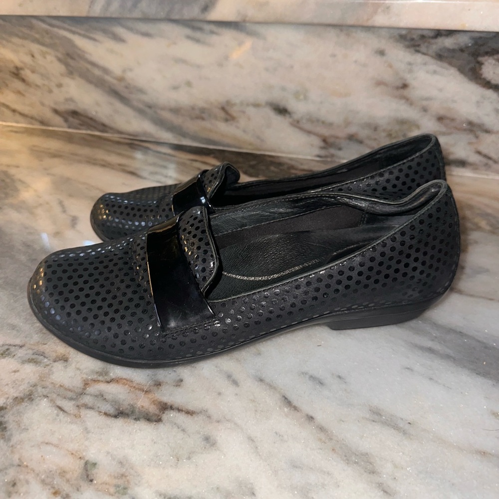 Dansko Size 39 (US Size 8-8.5) Women's Black Polka Dots Slip-On Loafers Shoes - Picture 4 of 8